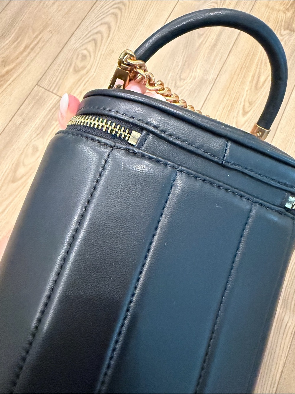 Tory Burch Black Vanity Bag - Picture 4 of 7
